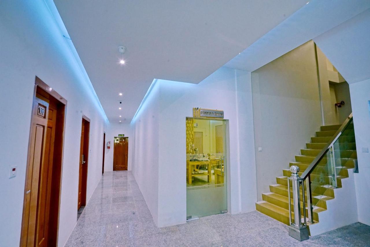 Relax Mandalay Hotel Екстер'єр фото